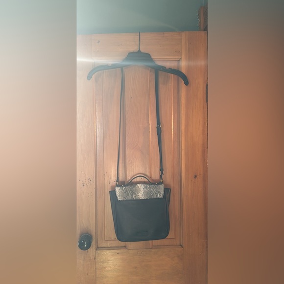 Fossil Cossbody Handbag with Snakeskin Print - Picture 7 of 7